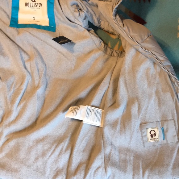 Hollister Grey Vest - Picture 4 of 5